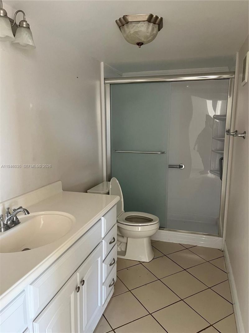 6780 W 2nd Ct , Unit 408, Hialeah, FL 33012 Photo