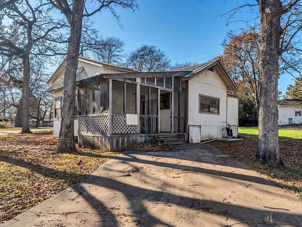 219 Fernwood Drive, Mabank, TX 75156