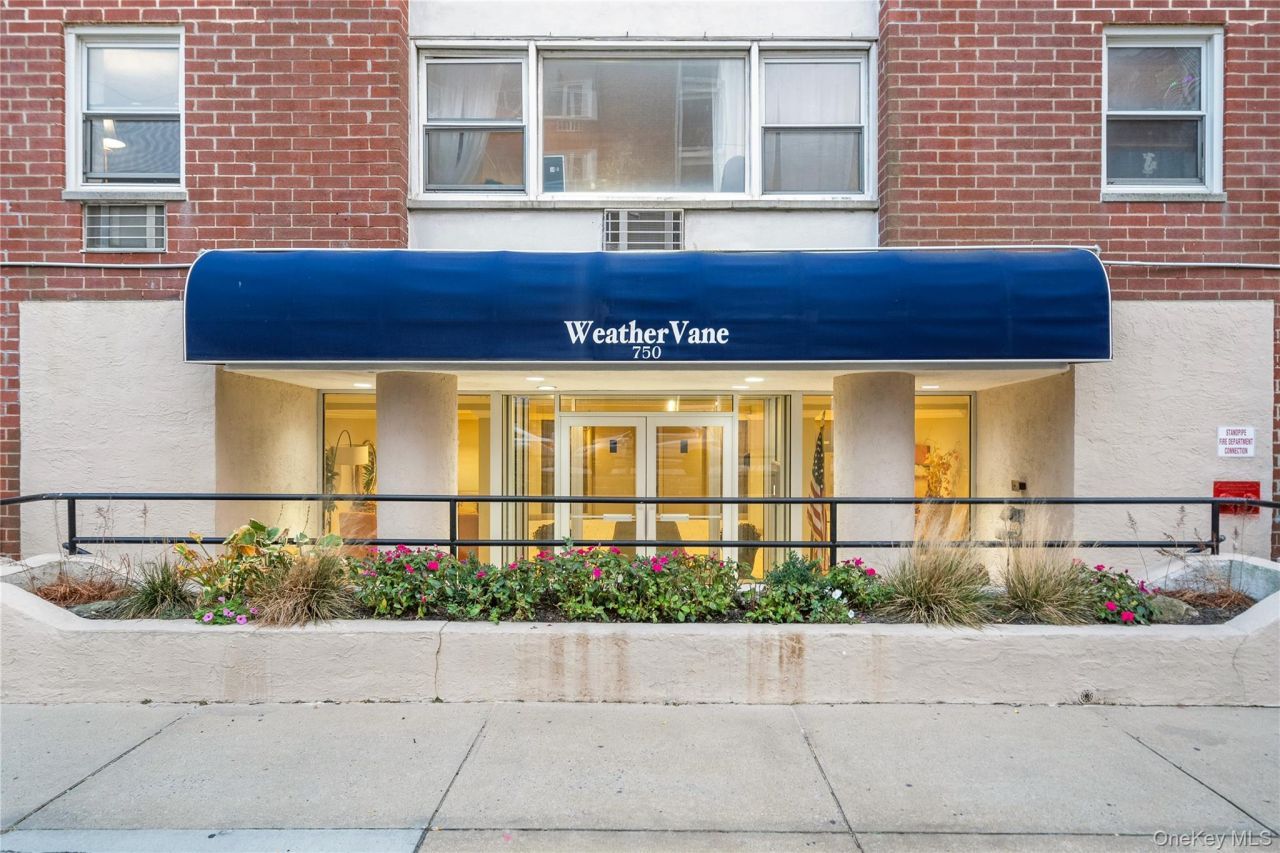 750 Shore Road, Unit 3o, Long Beach, NY 11561 Main Photo