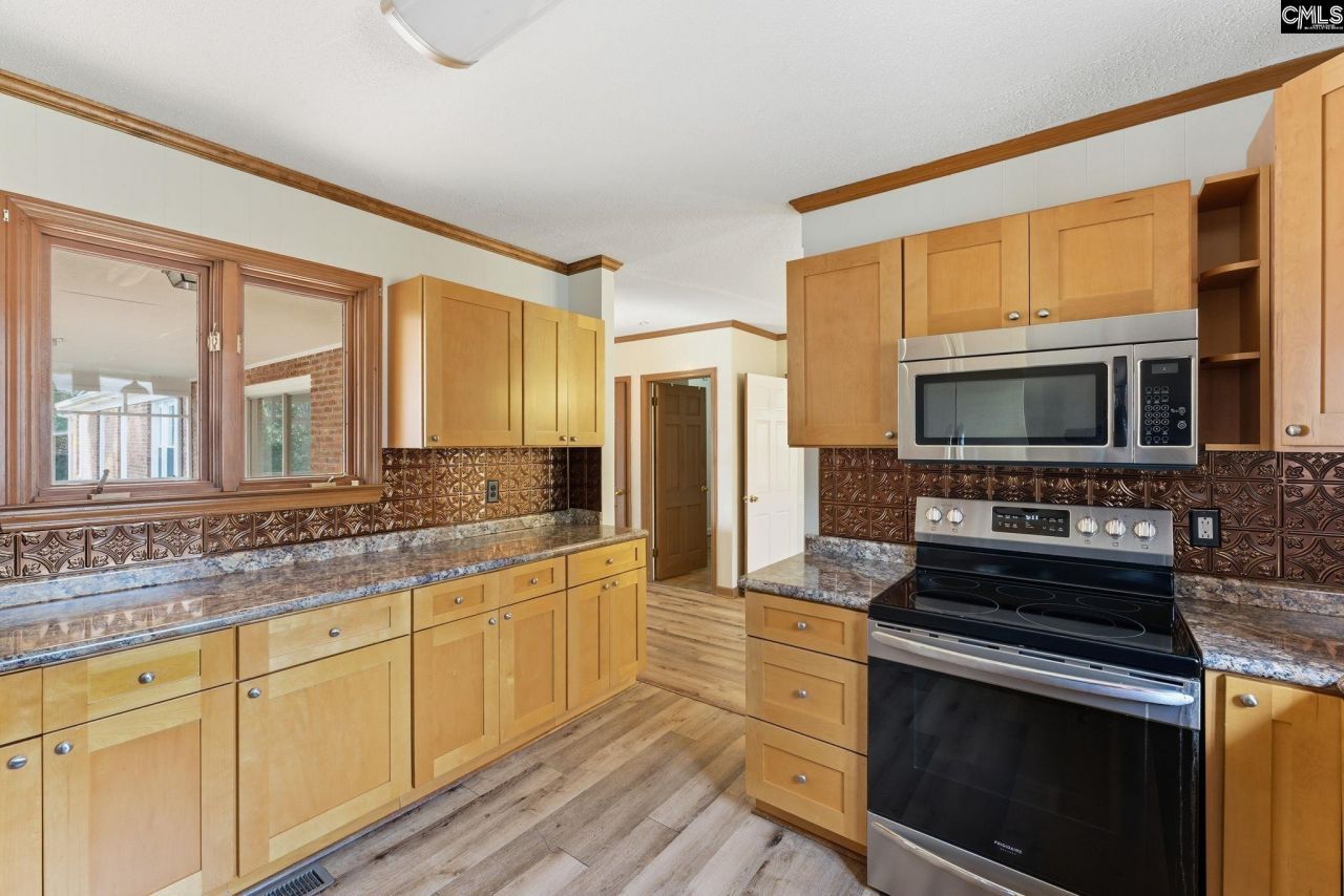 201 Hillcrest Drive Photo 11