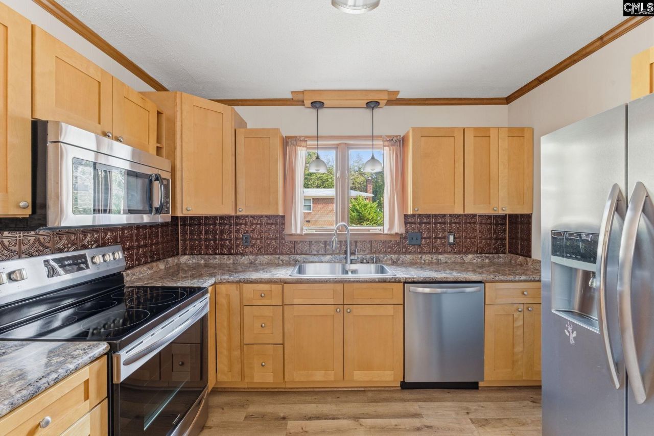 201 Hillcrest Drive Photo 12