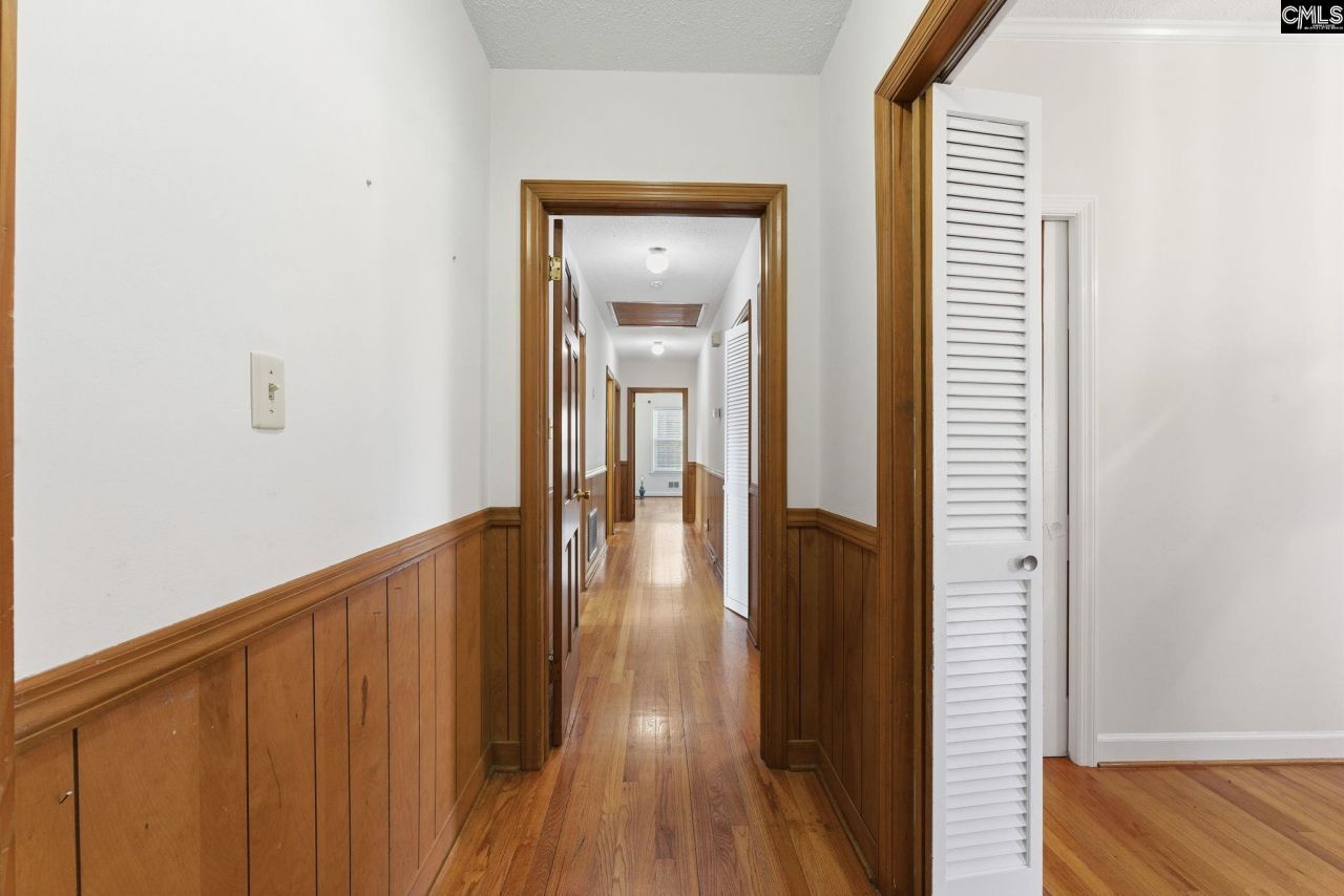 201 Hillcrest Drive Photo 17