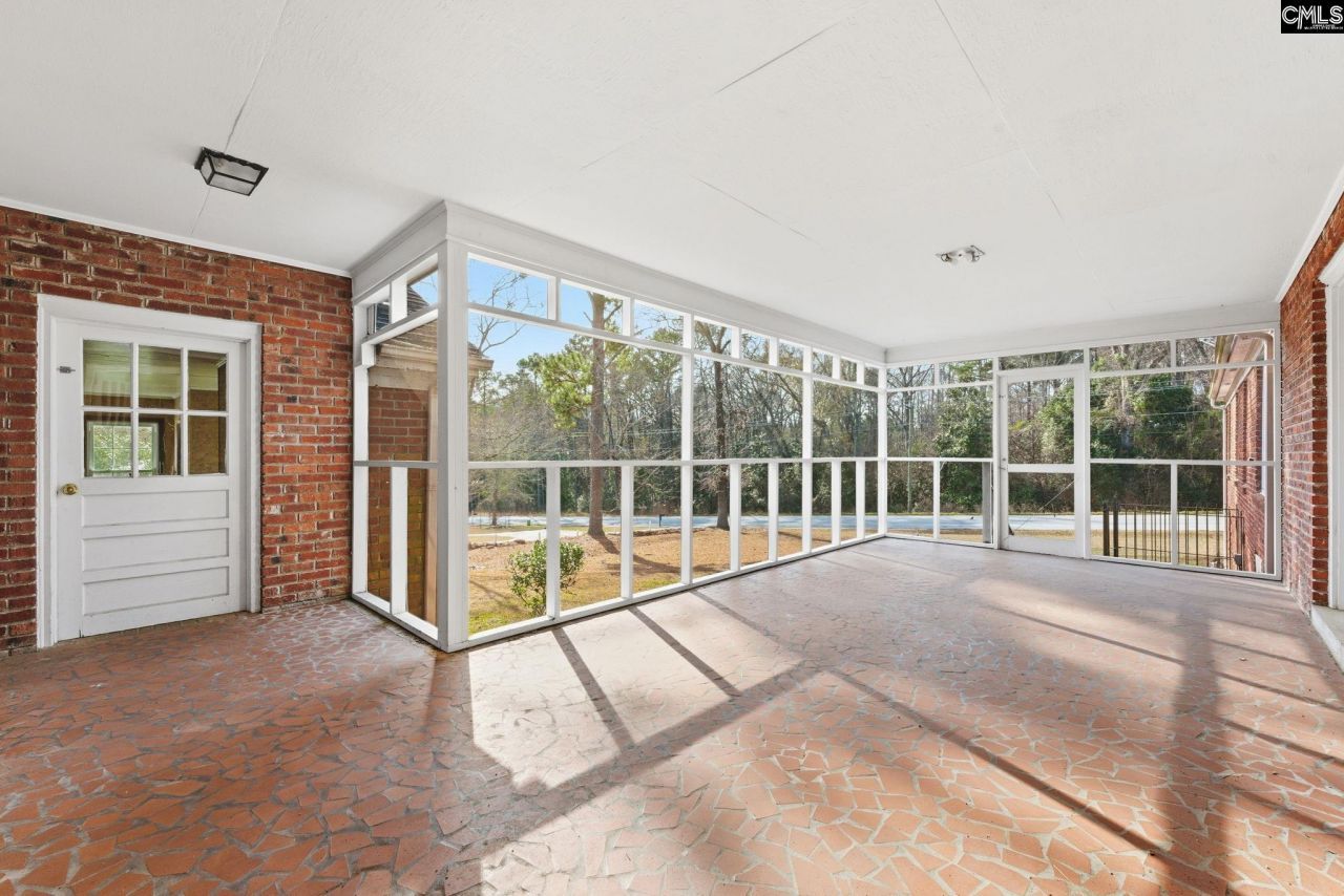 201 Hillcrest Drive Photo 28