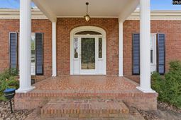 201 Hillcrest Drive photo 4