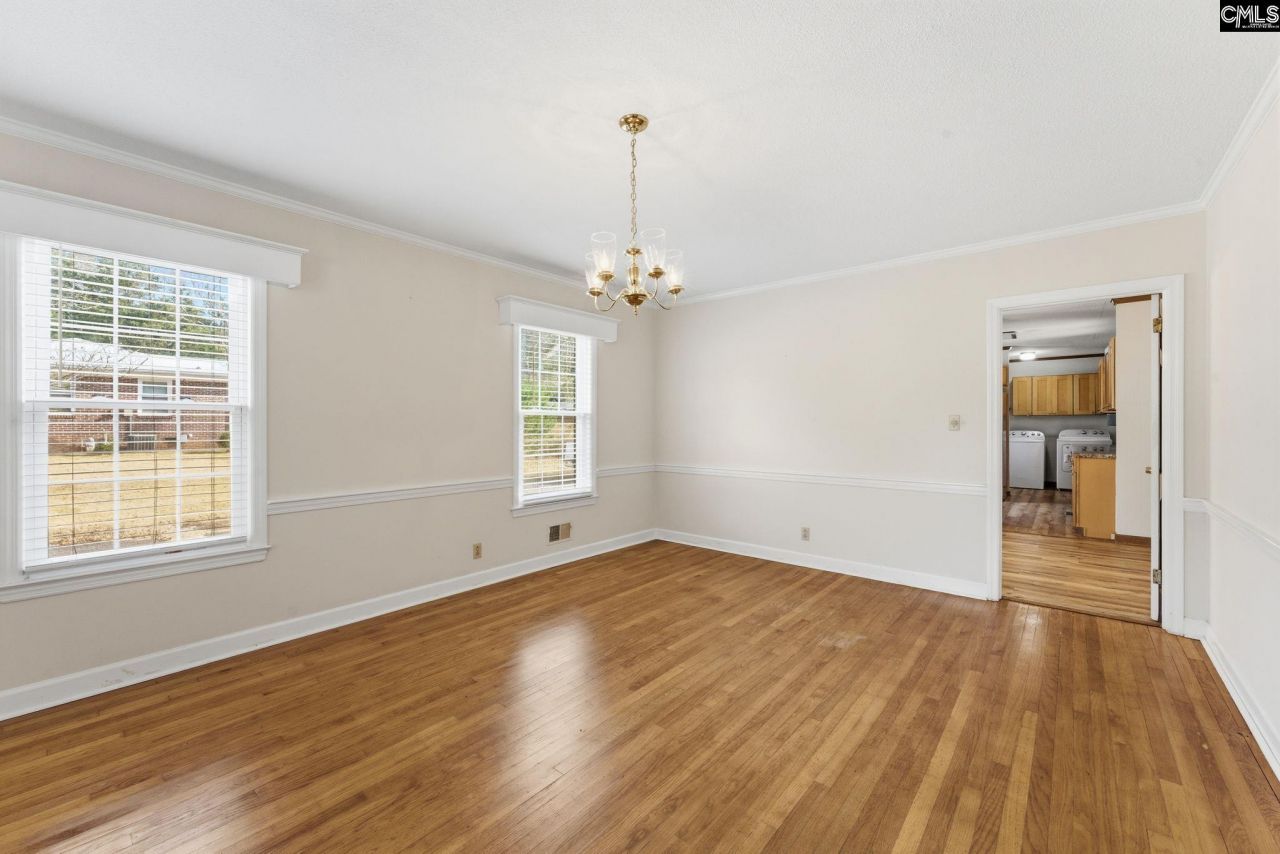 201 Hillcrest Drive Photo 9