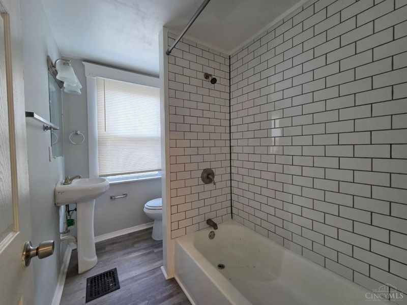 24 Parkwood Place, Cincinnati, OH 45217 Photo 10