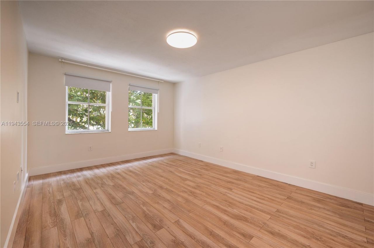 1 Alhambra Cir, Unit 203, Coral Gables, FL 33134 Photo