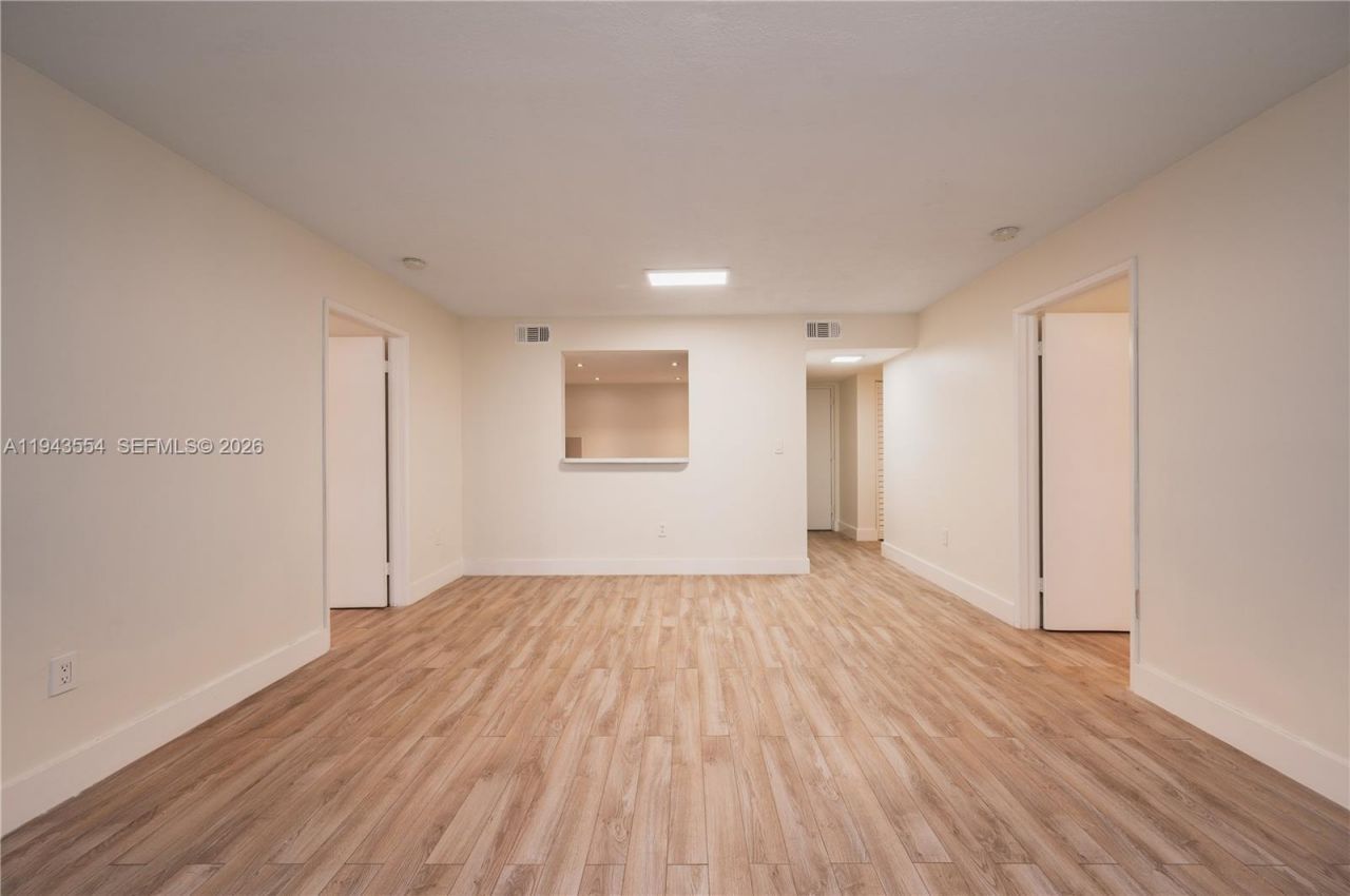 1 Alhambra Cir, Unit 203, Coral Gables, FL 33134 Photo