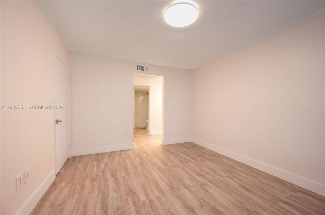 1 Alhambra Cir, Unit 203, Coral Gables, FL 33134 Photo