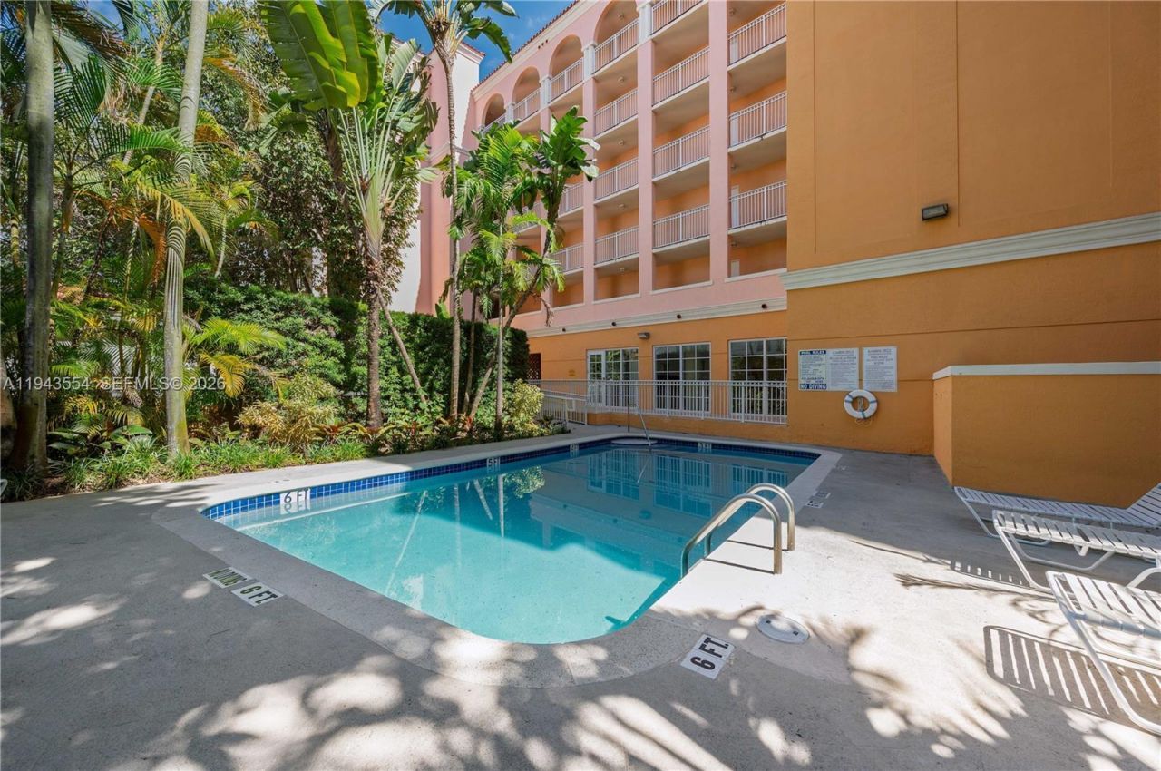 1 Alhambra Cir, Unit 203, Coral Gables, FL 33134 Photo