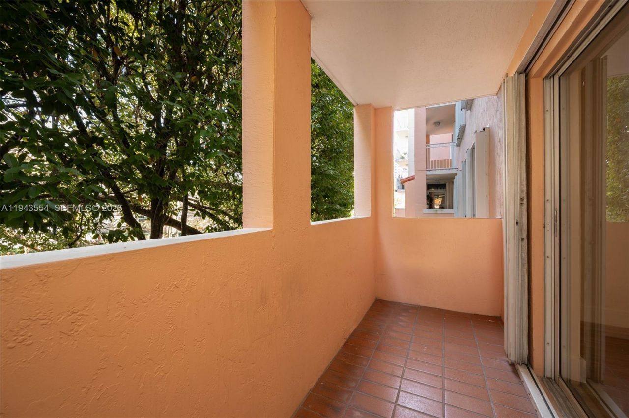 1 Alhambra Cir, Unit 203, Coral Gables, FL 33134 Photo