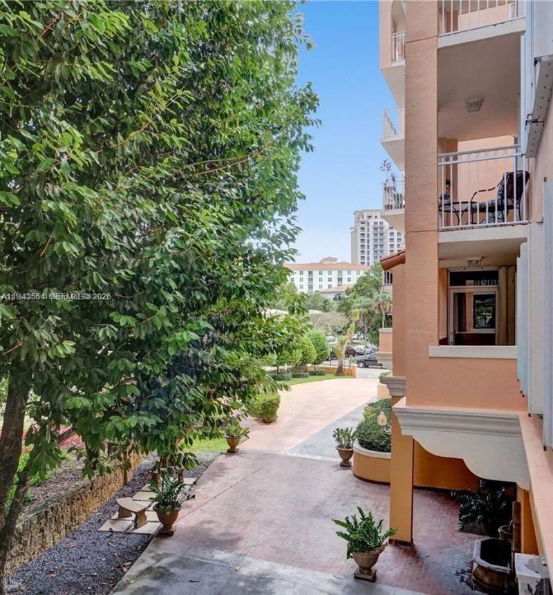 1 Alhambra Cir, Unit 203, Coral Gables, FL 33134 Photo