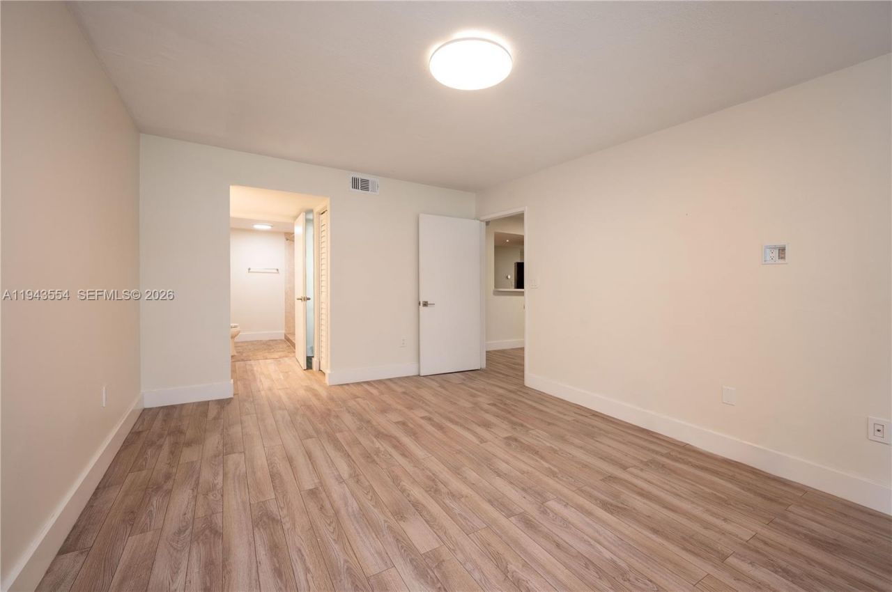 1 Alhambra Cir, Unit 203, Coral Gables, FL 33134 Photo