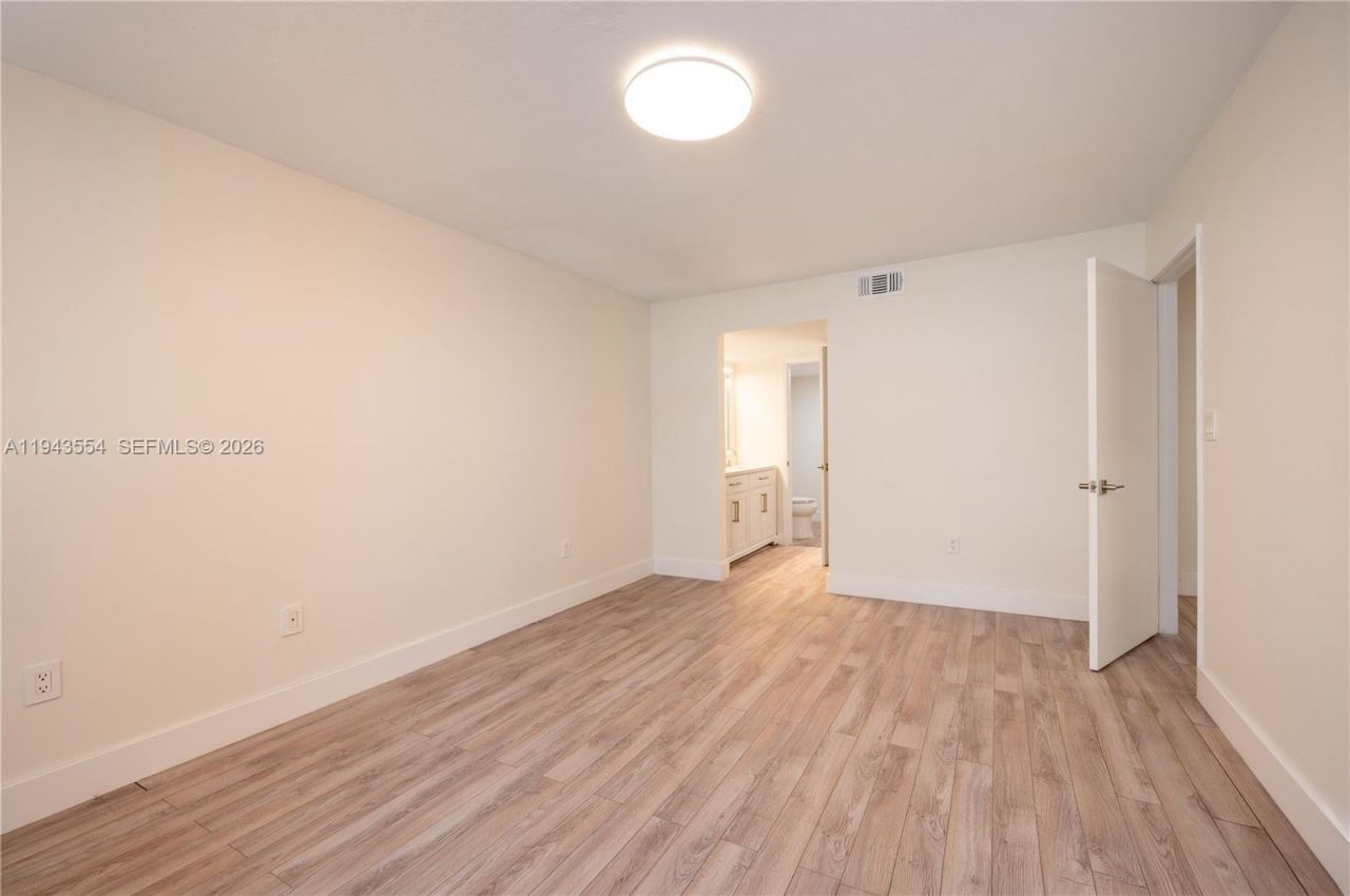 1 Alhambra Cir, Unit 203, Coral Gables, FL 33134 Photo