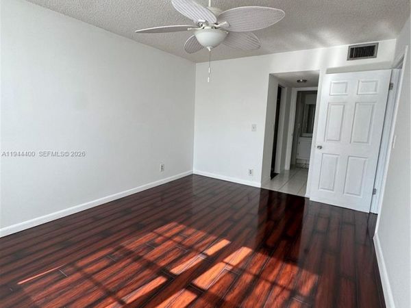 9330 Lagoon Pl, Unit 201, Davie, FL 33324