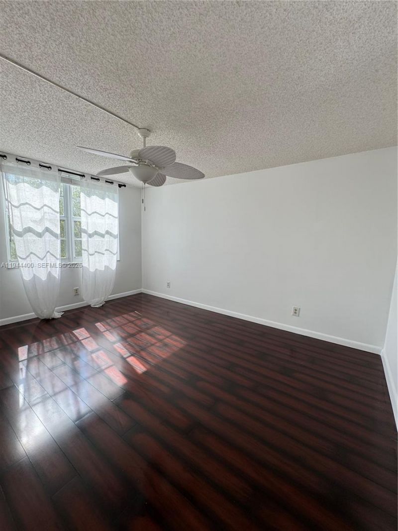 9330 Lagoon Pl, Unit 201, Davie, FL 33324 Photo