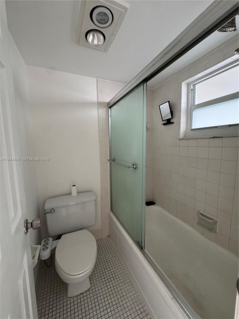 9330 Lagoon Pl, Unit 201, Davie, FL 33324 Photo