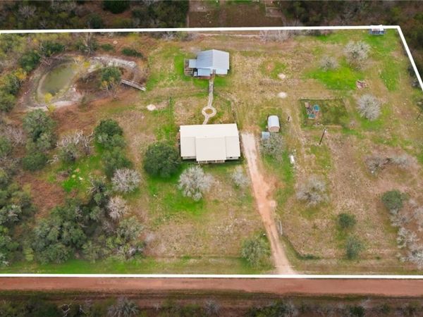 62 North Street, Cuero, TX 77954