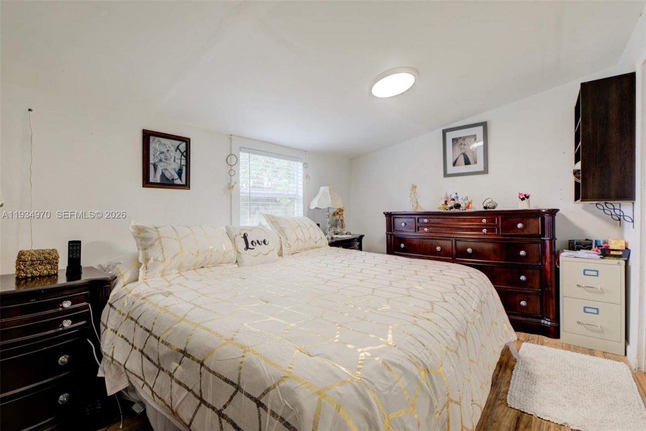 1911 NW 52nd St , Miami, FL 33142 Photo