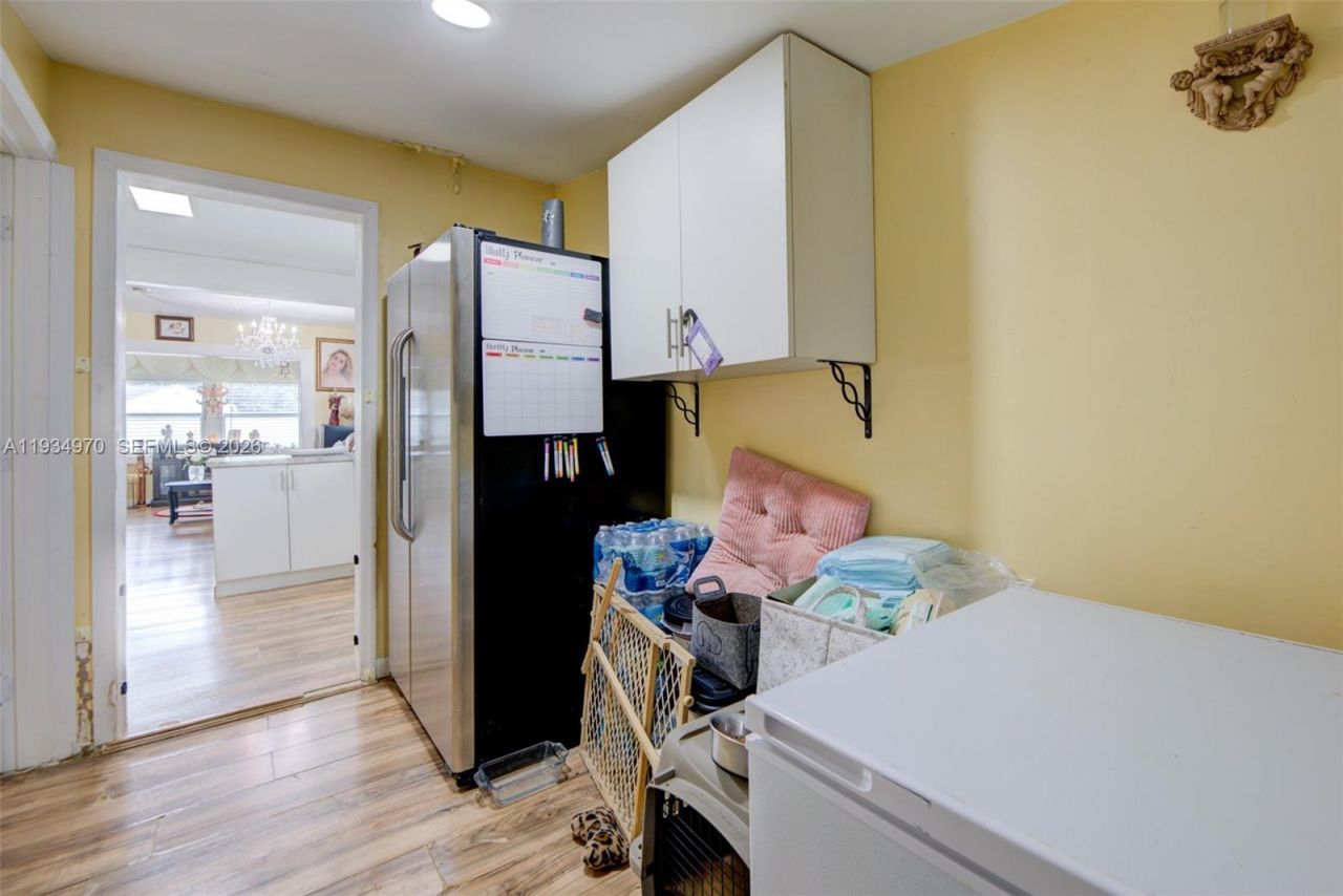 1911 NW 52nd St , Miami, FL 33142 Photo