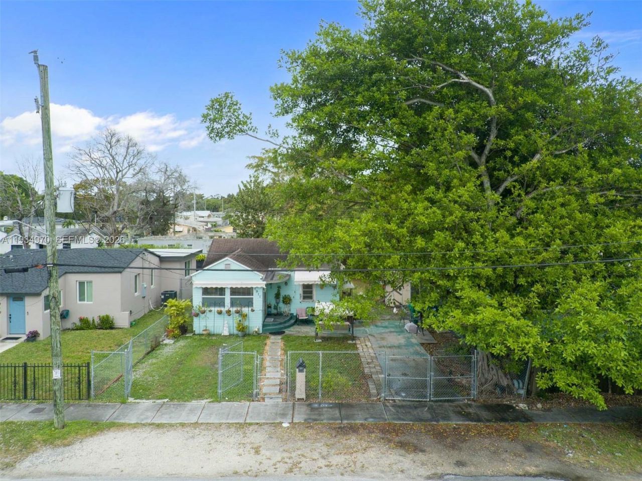 1911 NW 52nd St , Miami, FL 33142 Photo