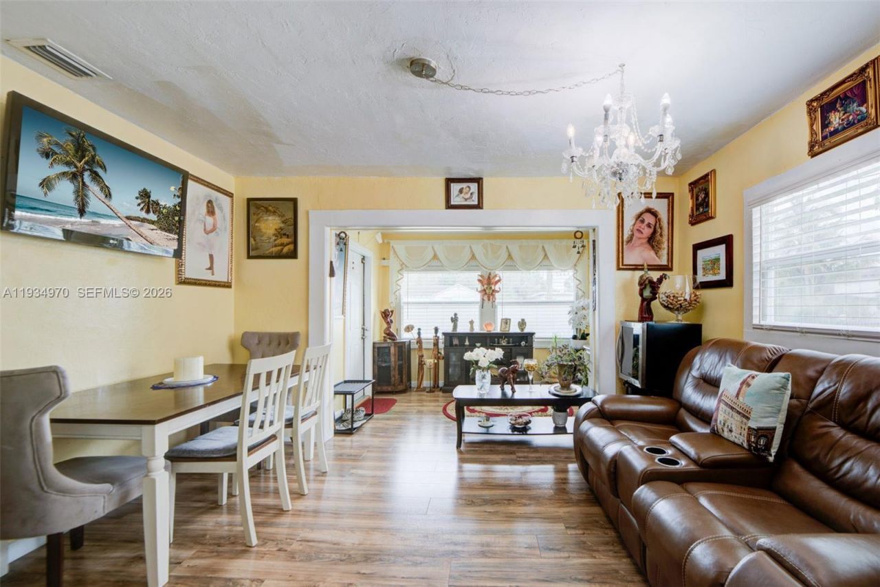 1911 NW 52nd St , Miami, FL 33142 Photo