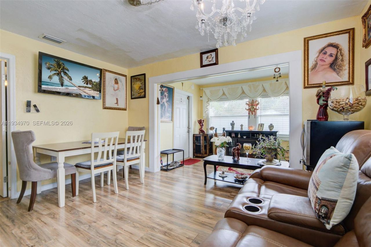 1911 NW 52nd St , Miami, FL 33142 Photo