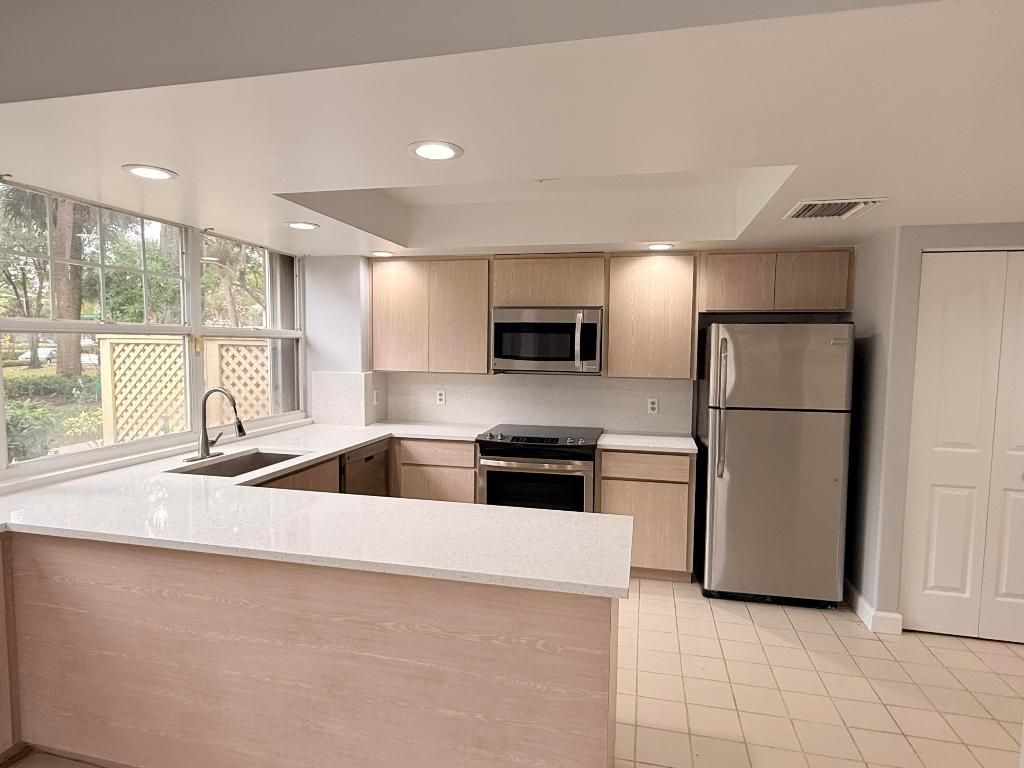 8111 Northboro Court, Unit 11b, Lake Clarke Shores, FL 33406 Photo