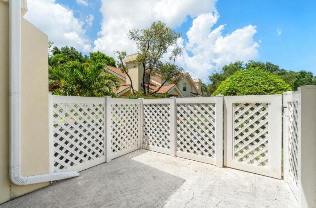 8111 Northboro Court, Unit 11b, Lake Clarke Shores, FL 33406 Photo