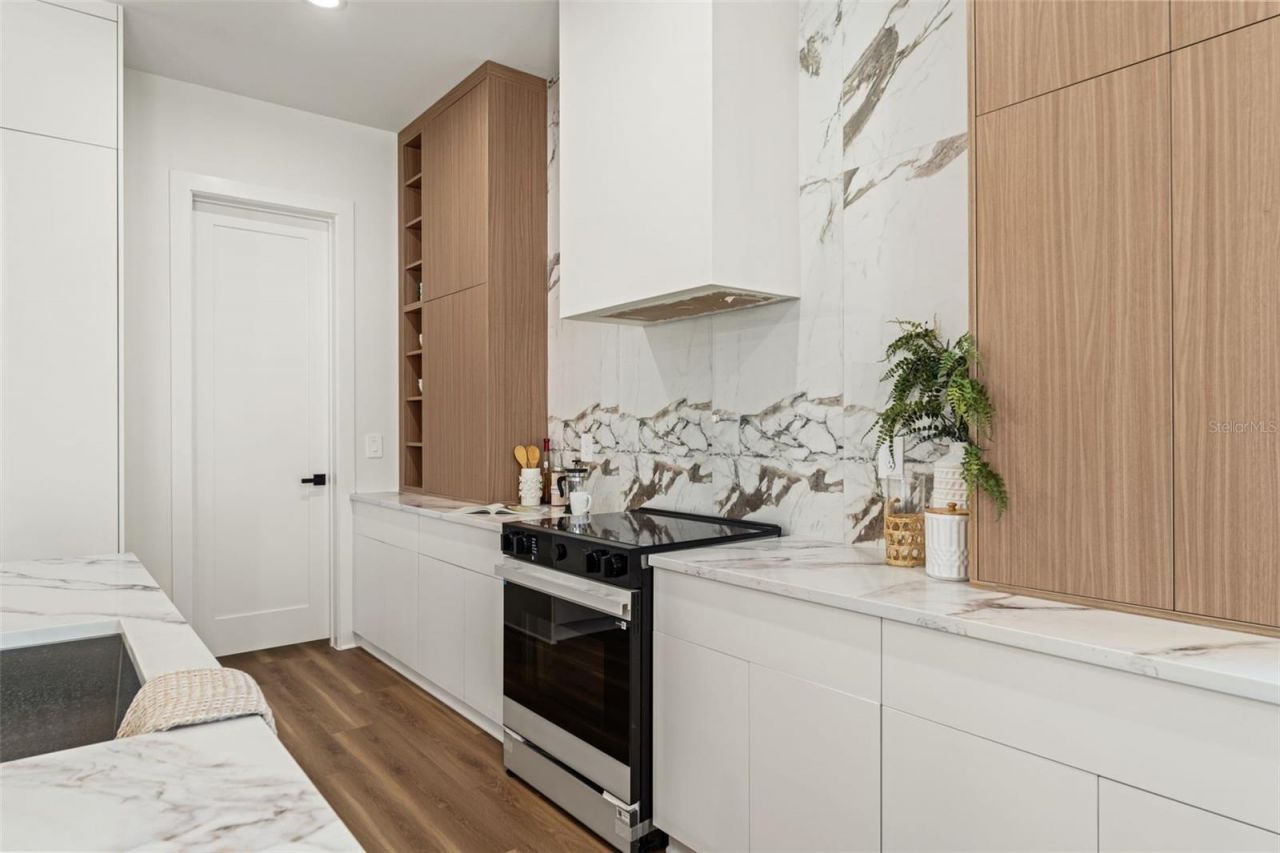 10194 Hodson Place, Seminole, FL 33776 Photo