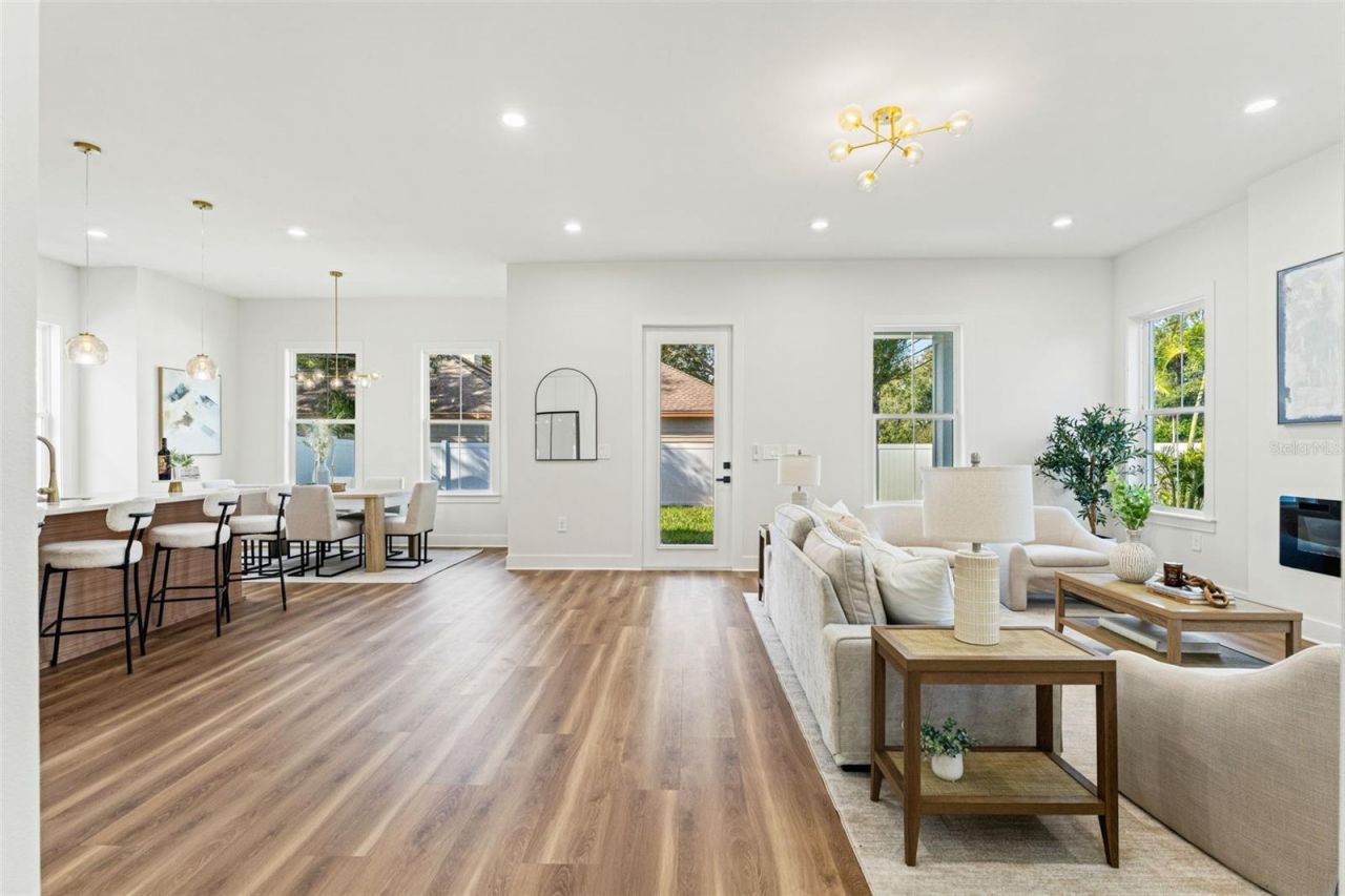 10194 Hodson Place, Seminole, FL 33776 Photo