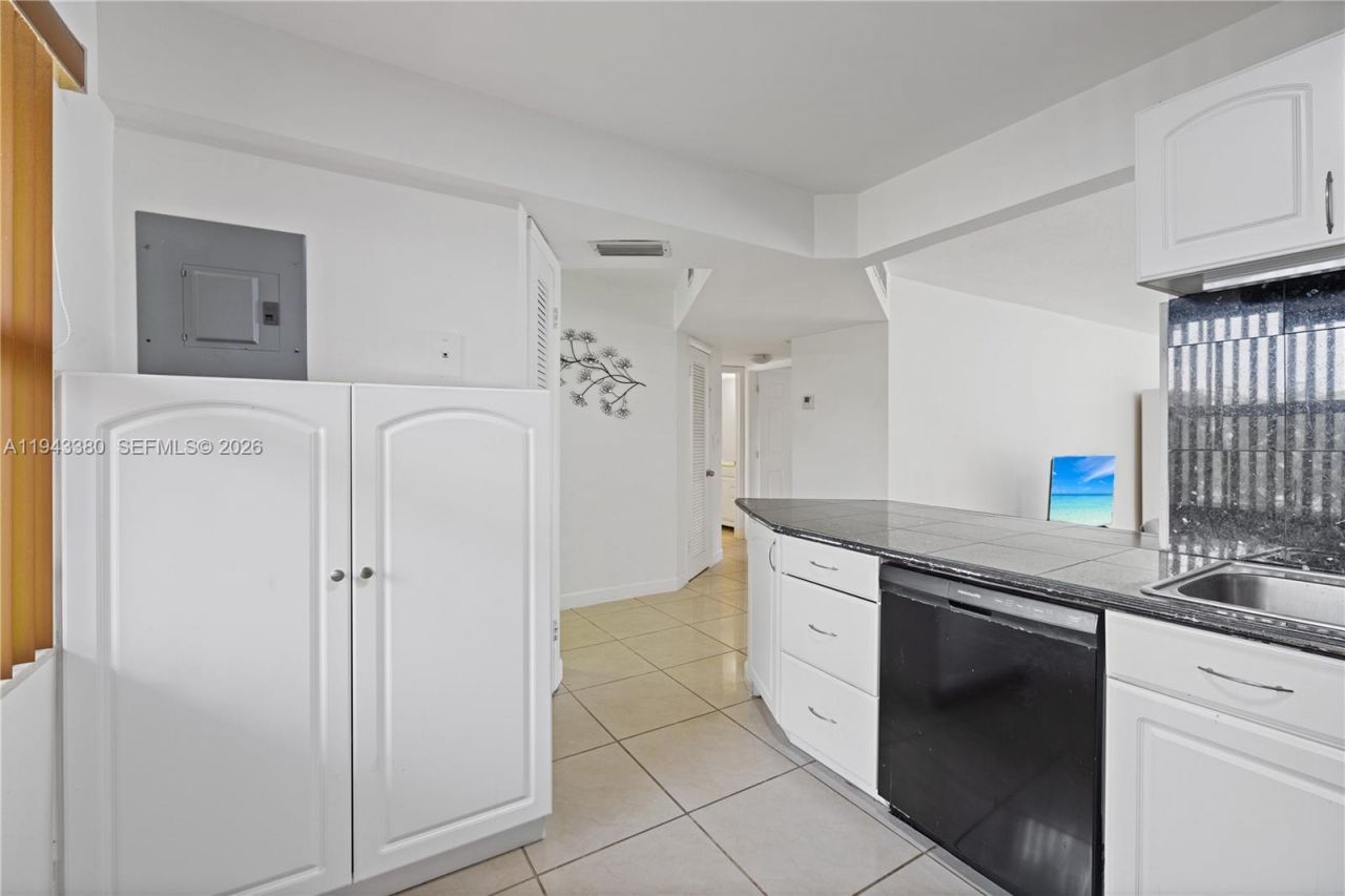 1501 NE 191st St, Unit C216, Miami, FL 33179 Photo