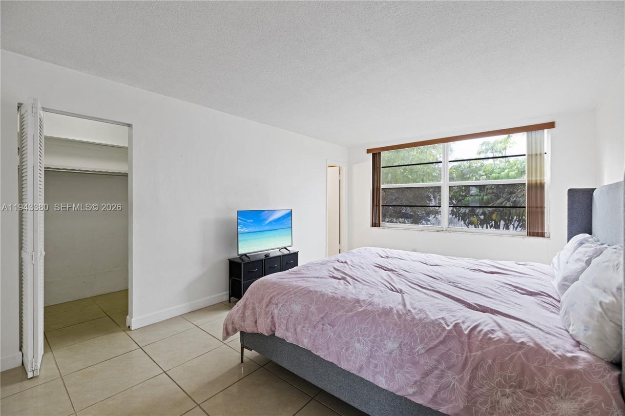 1501 NE 191st St, Unit C216, Miami, FL 33179 Photo