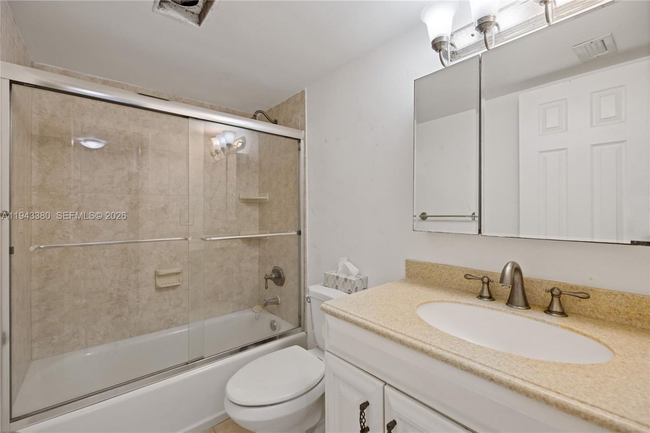 1501 NE 191st St, Unit C216, Miami, FL 33179 Photo