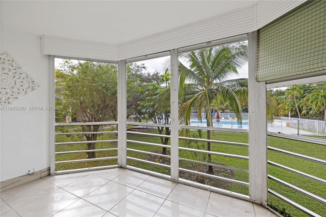 1501 NE 191st St, Unit C216, Miami, FL 33179 Photo