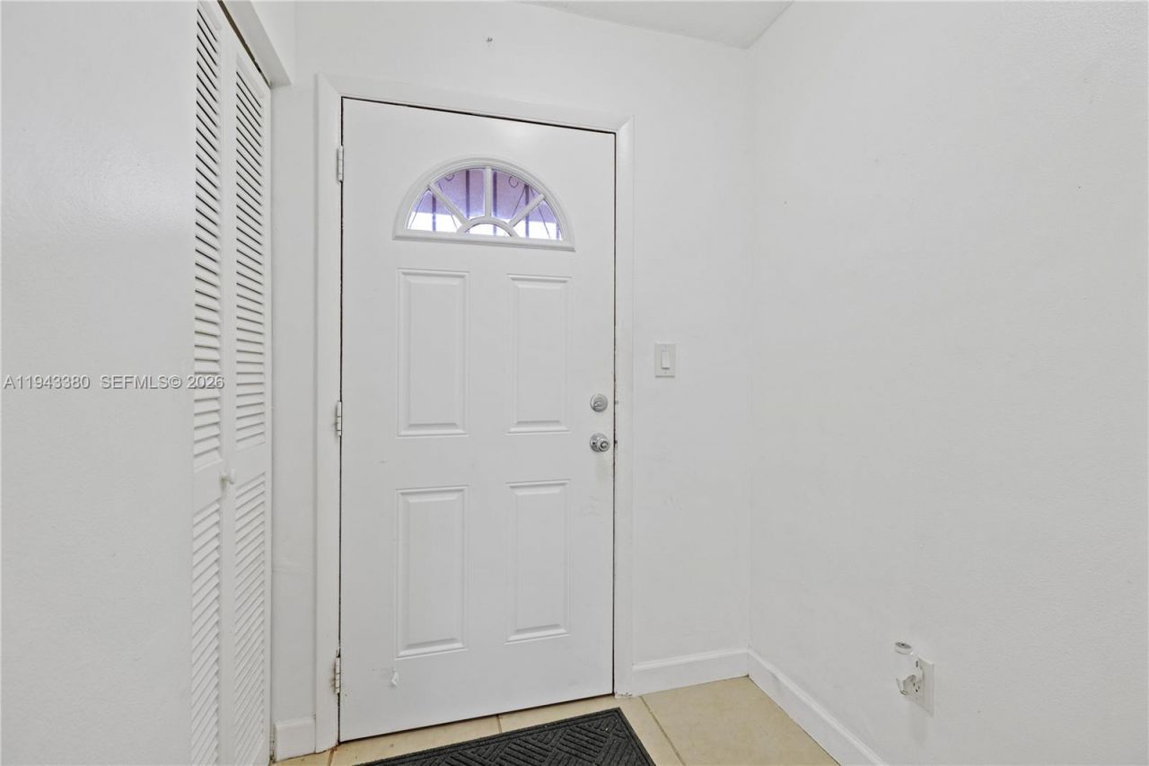 1501 NE 191st St, Unit C216, Miami, FL 33179 Photo