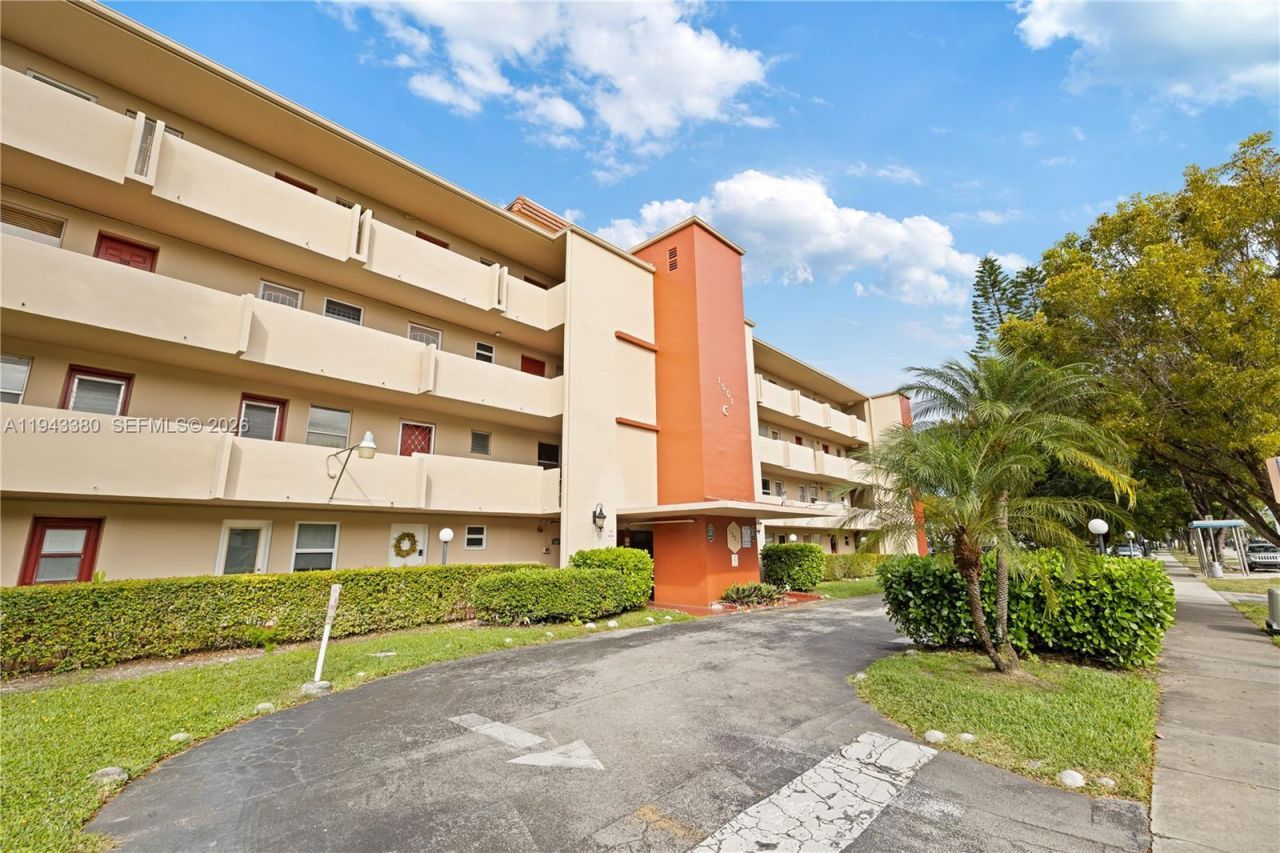 1501 NE 191st St, Unit C216, Miami, FL 33179 Photo
