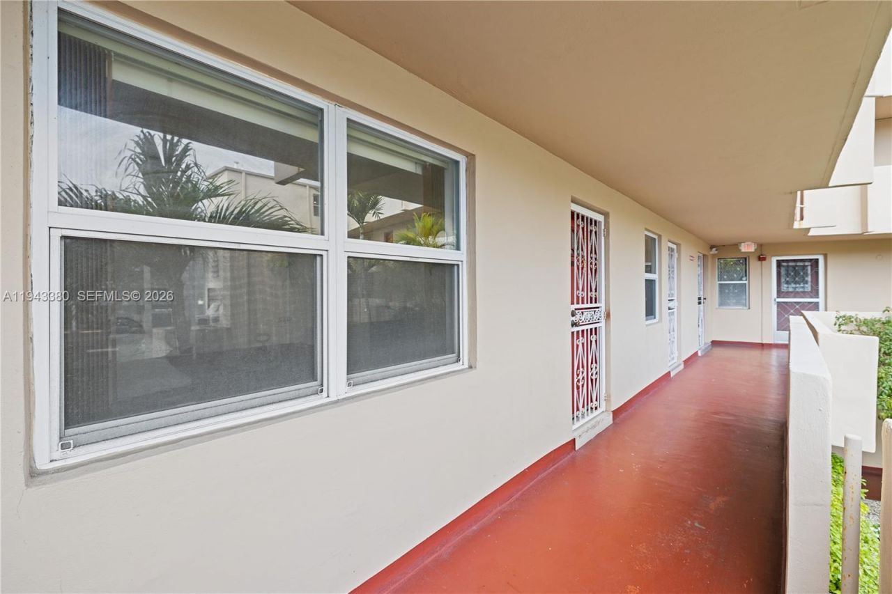 1501 NE 191st St, Unit C216, Miami, FL 33179 Photo