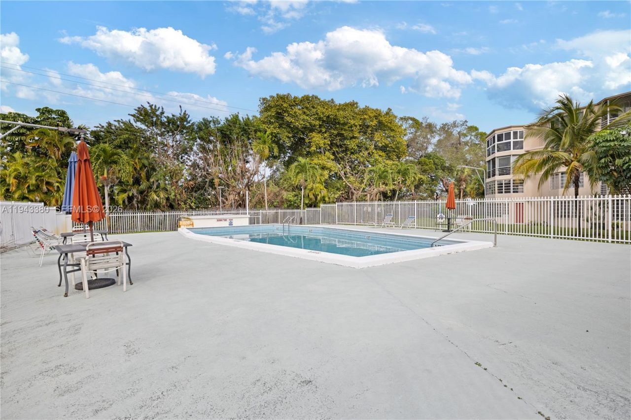 1501 NE 191st St, Unit C216, Miami, FL 33179 Photo