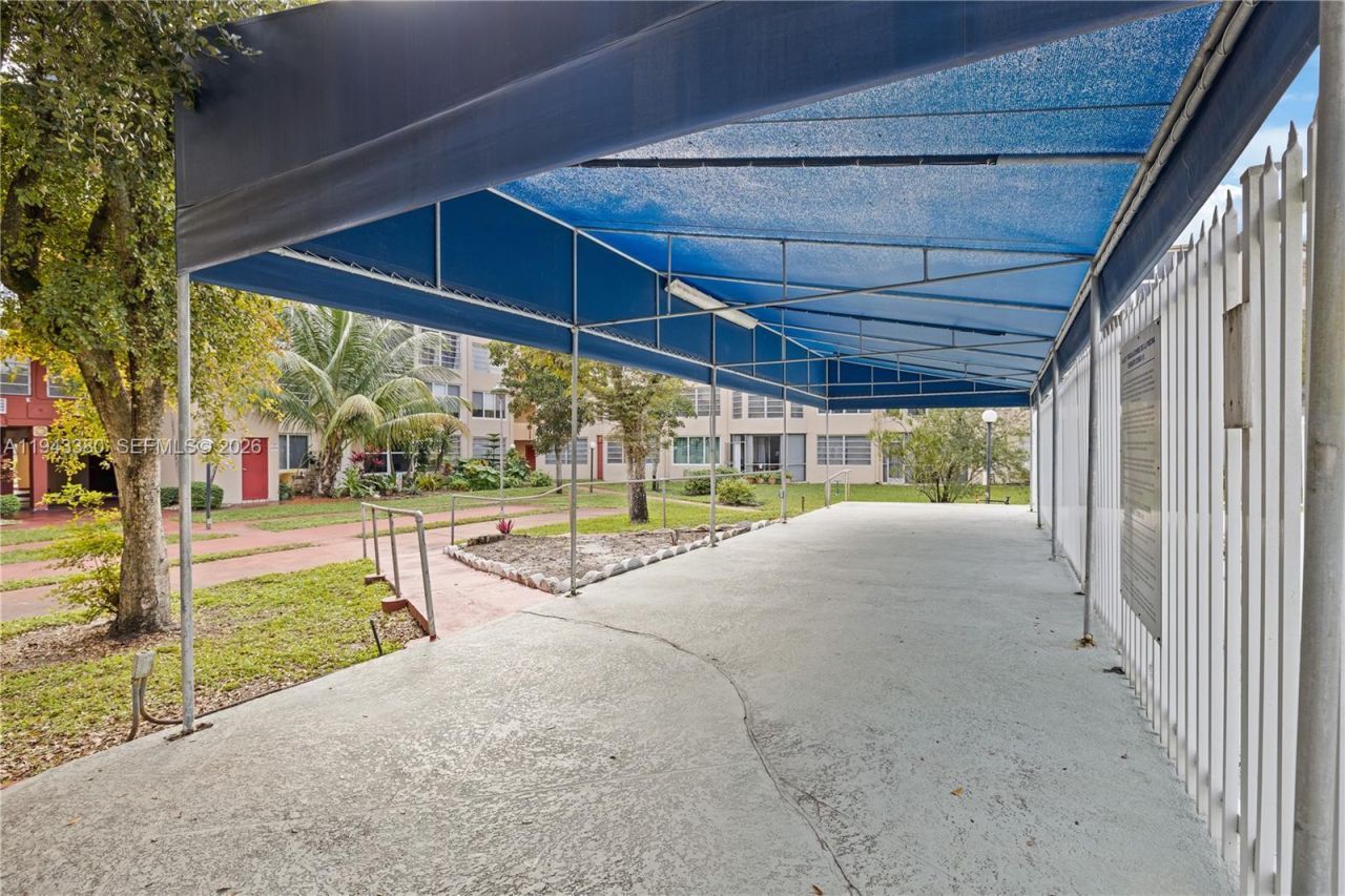 1501 NE 191st St, Unit C216, Miami, FL 33179 Photo