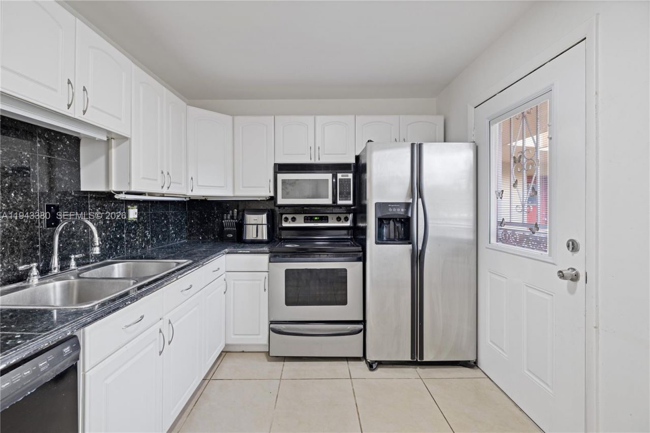 1501 NE 191st St, Unit C216, Miami, FL 33179 Photo