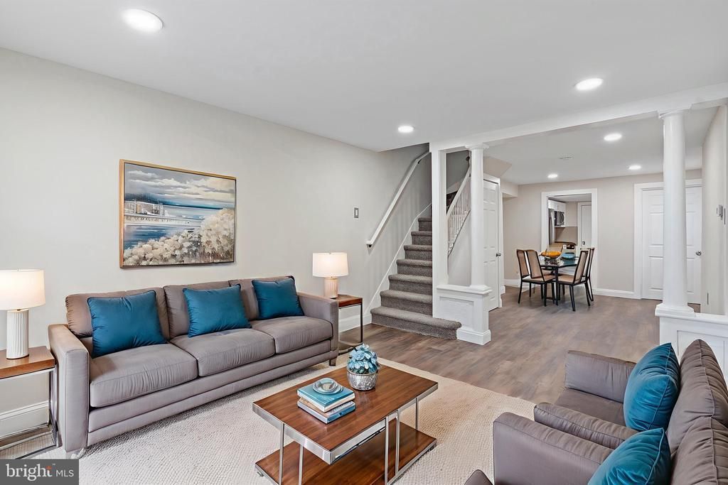 310 York Street, Burlington, NJ 08016 Main Photo