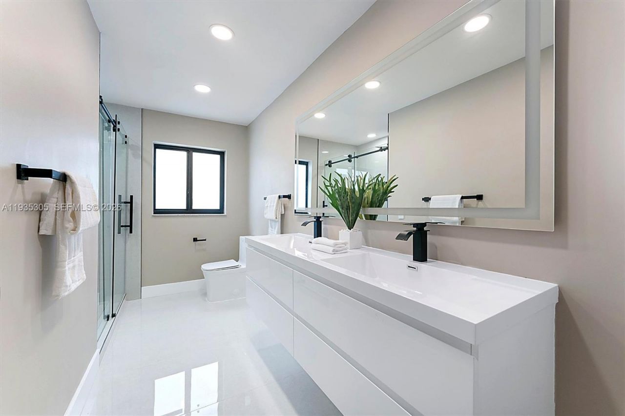 16733 Golfview Dr, Weston, FL 33326 Photo