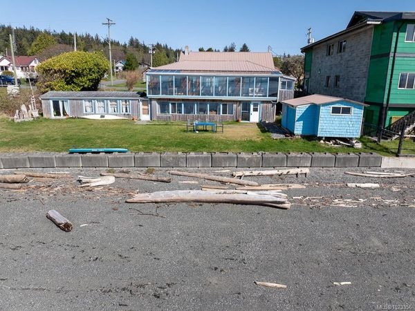 220 1ST St, Sointula, BC V0N 3E0