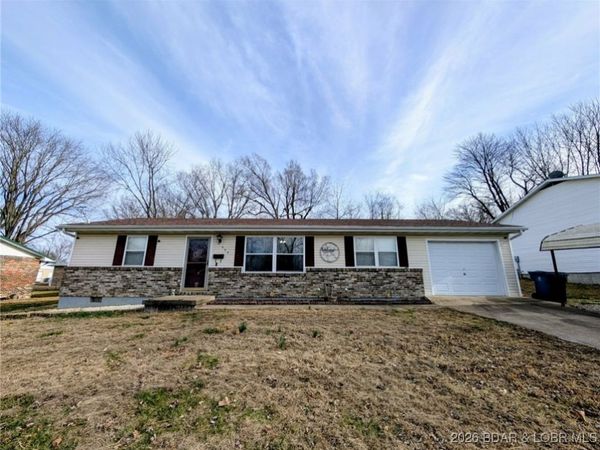 904 Larkin Drive, Eldon, MO 65026