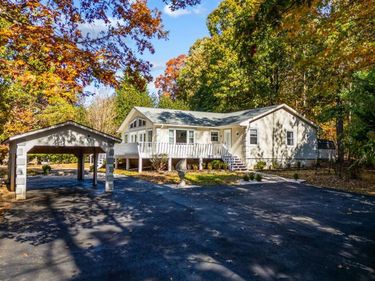 404 Heather Lane, Huddleston, VA 24104