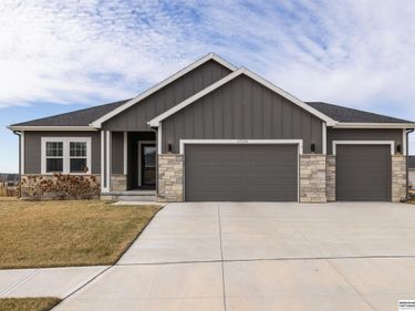 17136 Potter Street, Bennington, NE 68007