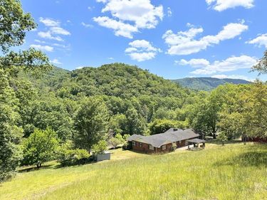 20 Canterbury School Road, HINTON, WV 25951