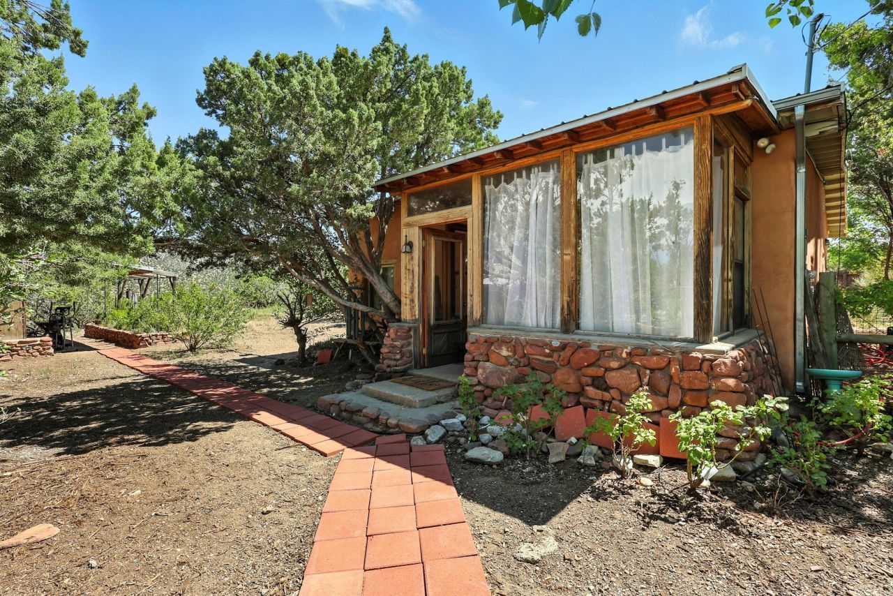 52 Camino Del Oso, Placitas, NM 87043 Main Photo