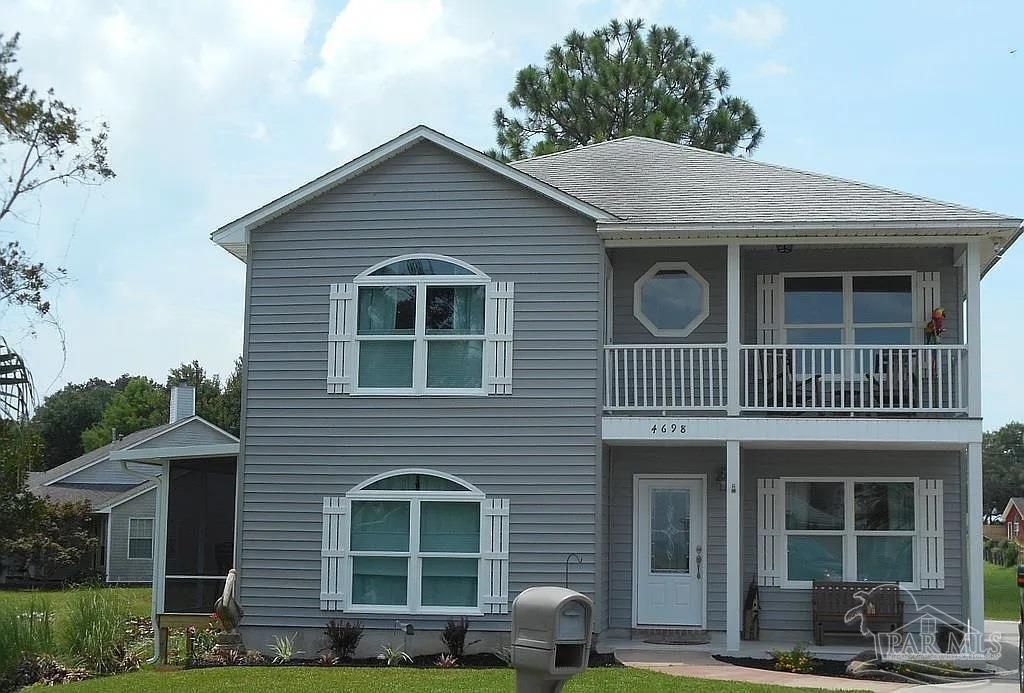 4698 Isles Dr, Pensacola, FL 32507 Main Photo